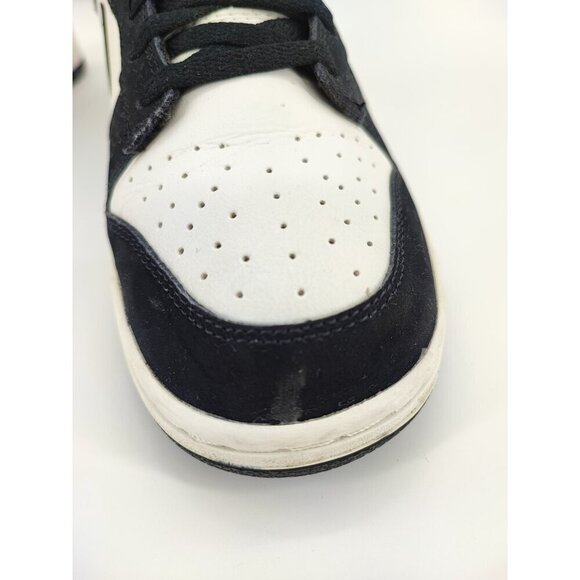 Nike Men\'s Dunk Low Retro Summit White Sneakers Size 9.5 US